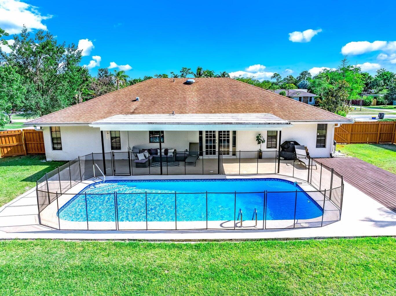 12073 Old Country Road North Wellington, FL 33414 - Photo 51 of 75 20240515011033101039000000-o