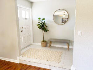 12073 Old Country Road North Wellington, FL 33414 - Photo 7 of 75 entry way