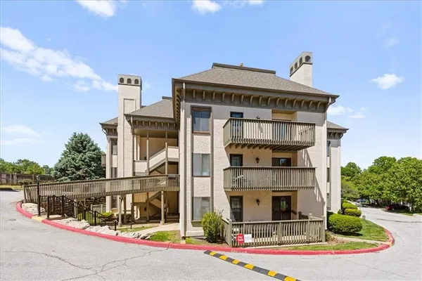 301 East Partridge Avenue, Unit K, Independence, MO 64055