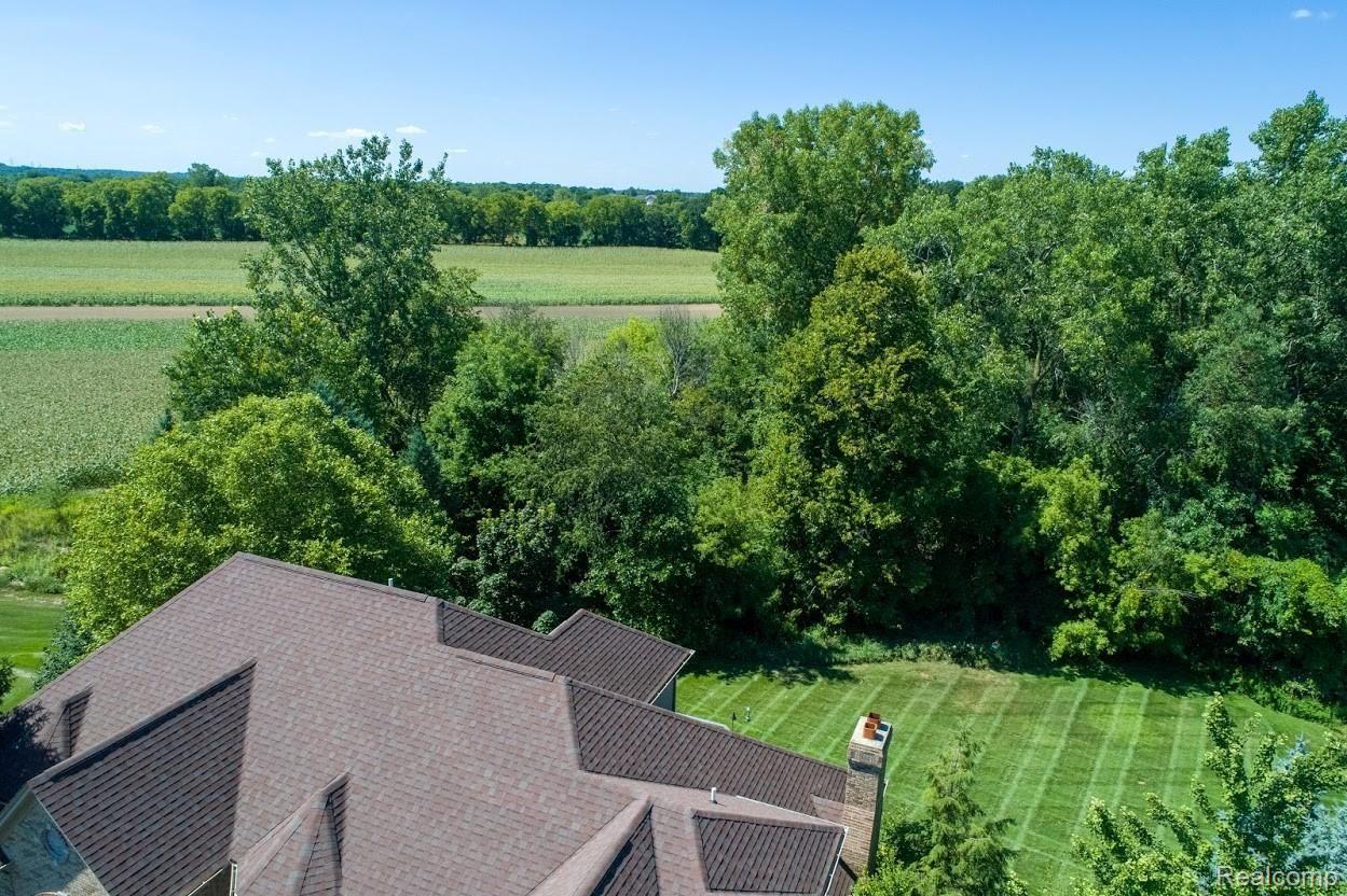 3840 Fawn Drive Rochester, MI 48306 - Photo 11 of 79 DJI_0485.jpg