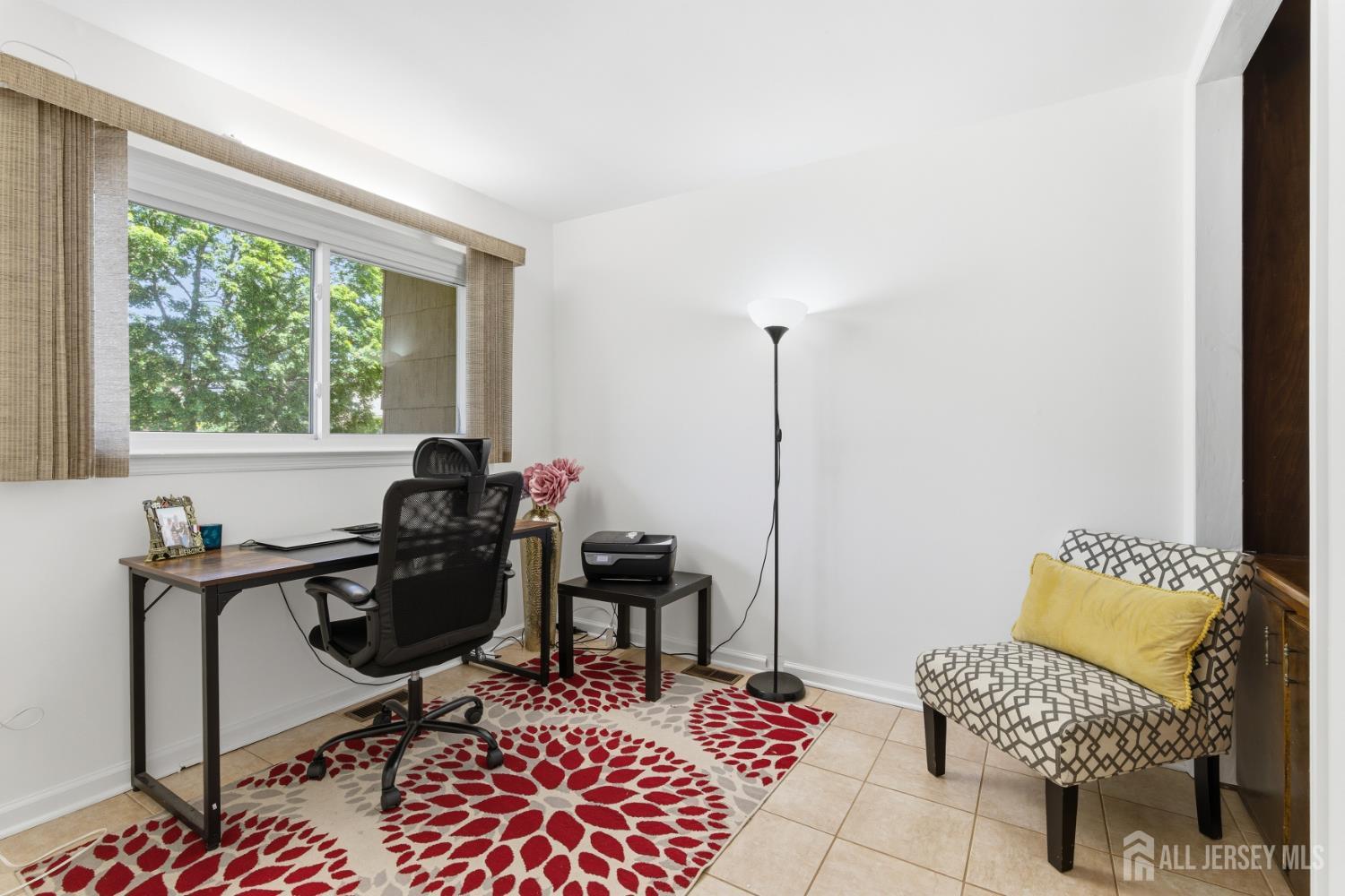 213 Normandy Road Edison, NJ 08820 - Photo 22 of 45 a view of workspace filled with furniture