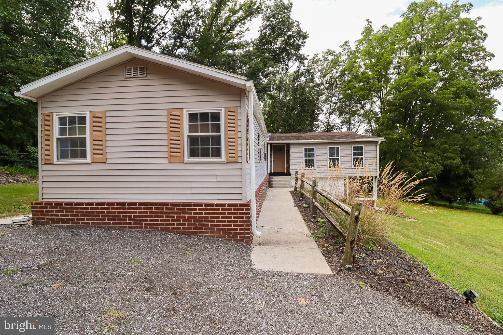 9010 Maple Grove Road Abbottstown, PA 17301 - Photo 5 of 57