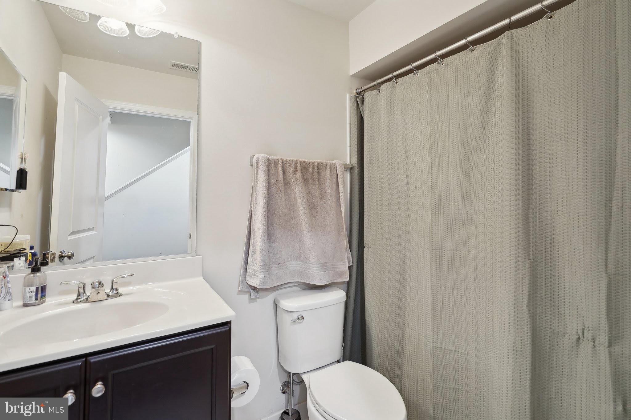 8944 Dahlgren Ridge Road Manassas, VA 20111 - Photo 20 of 40
