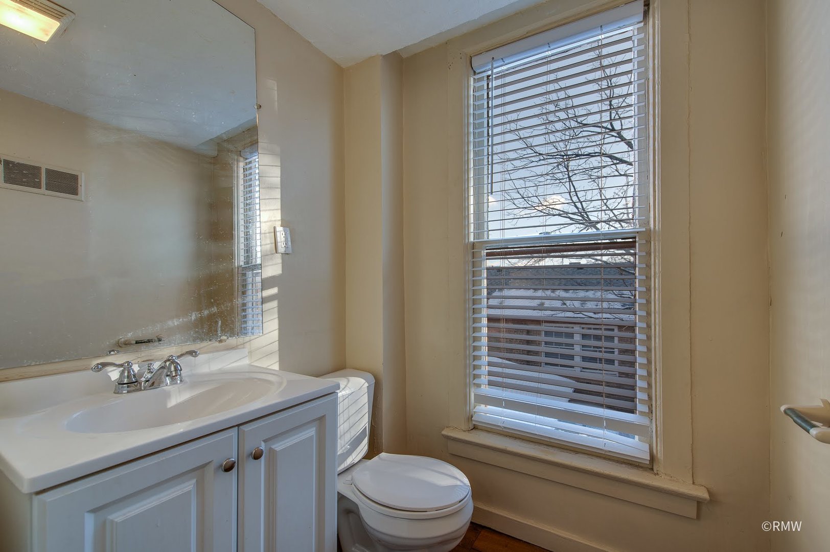 325 East Chicago Street, Unit 2 Elgin, IL 60120 - Photo 12 of 13