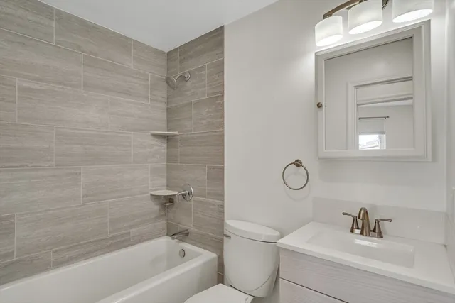 $3,875 | 19 Wiget Street, Unit 505, Boston, MA 02113