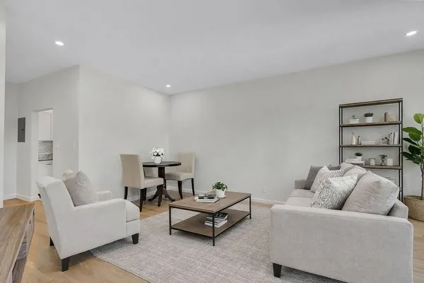 $3,875 | 19 Wiget Street, Unit 505, Boston, MA 02113
