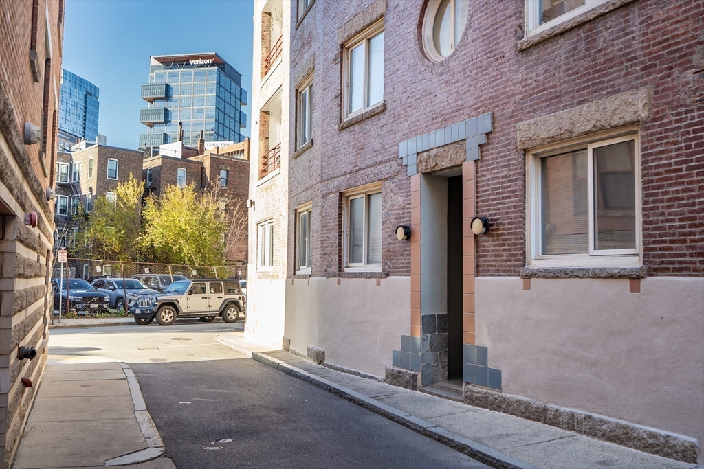 19 Wiget Street, Unit 505 Boston, MA 02113 - Photo 21 of 25