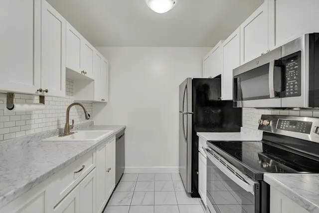 $3,875 | 19 Wiget Street, Unit 505, Boston, MA 02113