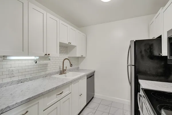 $3,875 | 19 Wiget Street, Unit 505, Boston, MA 02113