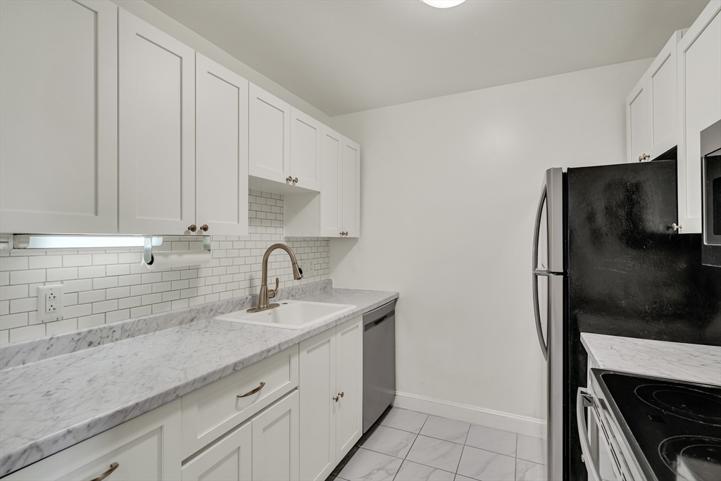 19 Wiget Street, Unit 505 Boston, MA 02113 - Photo 8 of 25