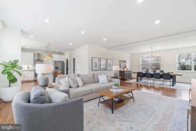 a picture of a glass window