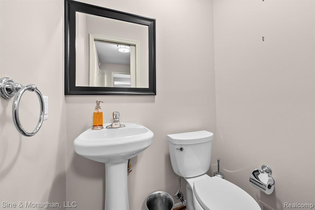 210 Mead Road Rochester Hills, MI 48306 - Photo 29 of 56