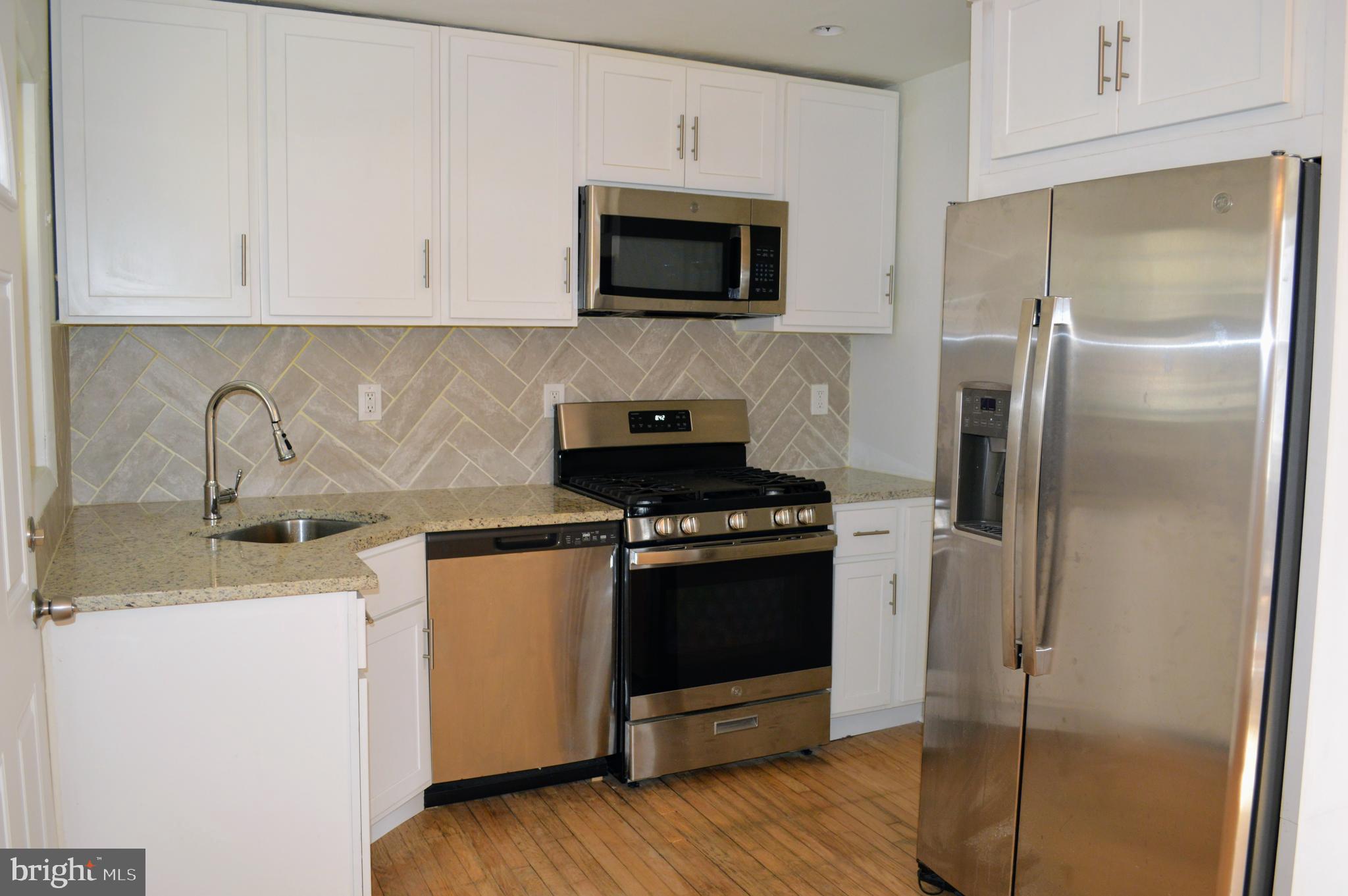 3304 Fairview Road Baltimore, MD 21207 - Photo 3 of 8
