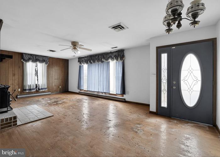 4802 Railroad Avenue Rhodesdale, MD 21659 - Photo 6 of 18 a view of a room with painted walls