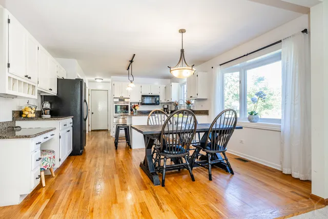 $499,999 | 481 Pleasant Hill Road, Frankfort, IL 60423