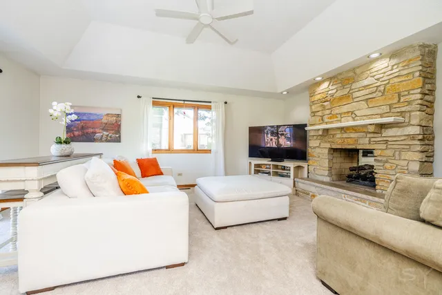 $499,999 | 481 Pleasant Hill Road, Frankfort, IL 60423