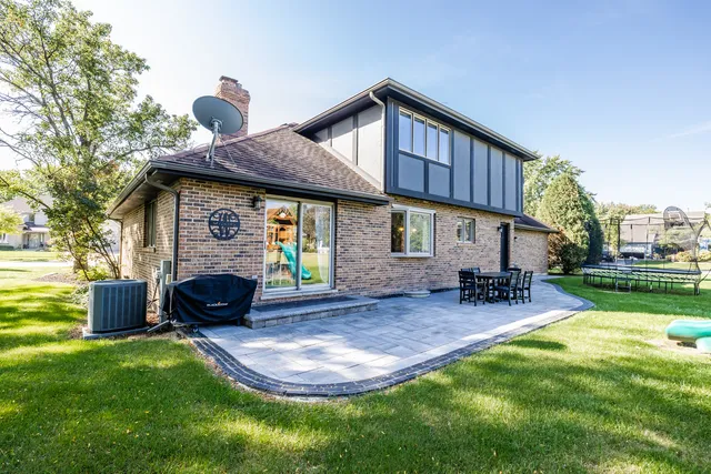 $499,999 | 481 Pleasant Hill Road, Frankfort, IL 60423