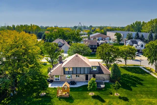 $499,999 | 481 Pleasant Hill Road, Frankfort, IL 60423