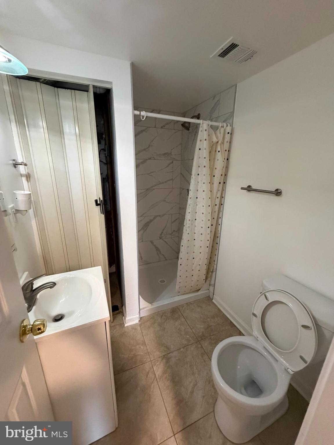 2923 Fairhill Road Fairfax, VA 22031 - Photo 41 of 63 Lower Level Bathroom 4