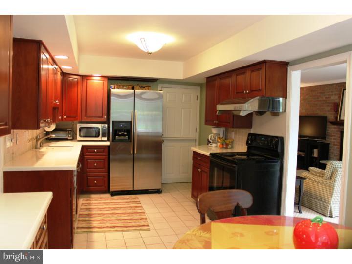 270 Lawrence Lane Wayne, PA 19087 - Photo 12 of 25 Kitchen