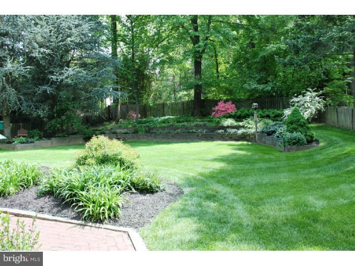 270 Lawrence Lane Wayne, PA 19087 - Photo 5 of 25 Exterior Back