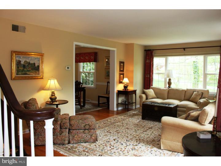 270 Lawrence Lane Wayne, PA 19087 - Photo 7 of 25 Living Room