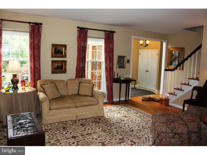 270 Lawrence Lane Wayne, PA 19087 - Photo 9 of 25 Living Room