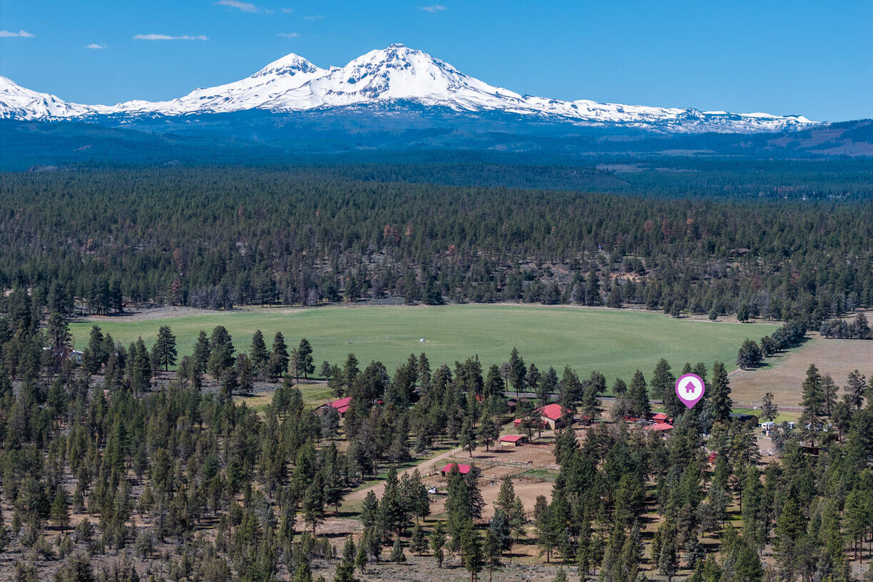 67500 Harrington Loop Road Bend, OR 97703 - Photo 4 of 72