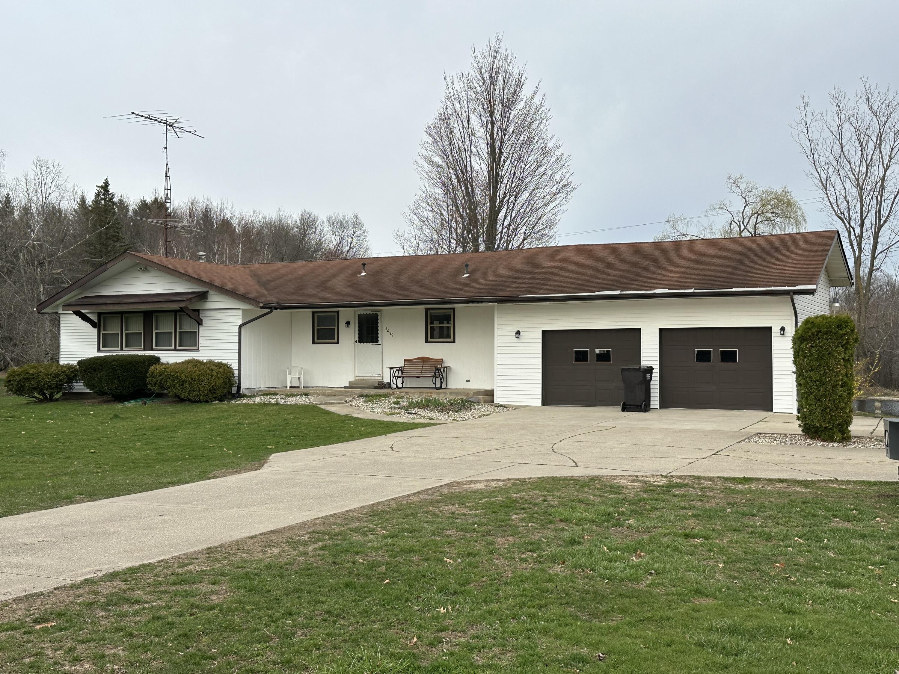 6899 Bennett Road Jackson, MI 49201 - Photo 4 of 43 54FE58E3-AF6D-4449-8DEC-43D83376CAC2
