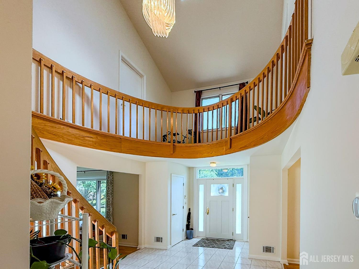 14 Gallo Way Edison, NJ 08820 - Photo 3 of 38