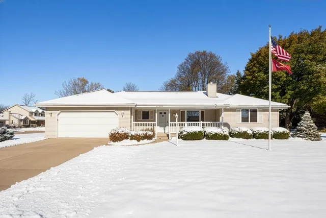 $285,000 | 600 Karen Drive, Menasha, WI 54952