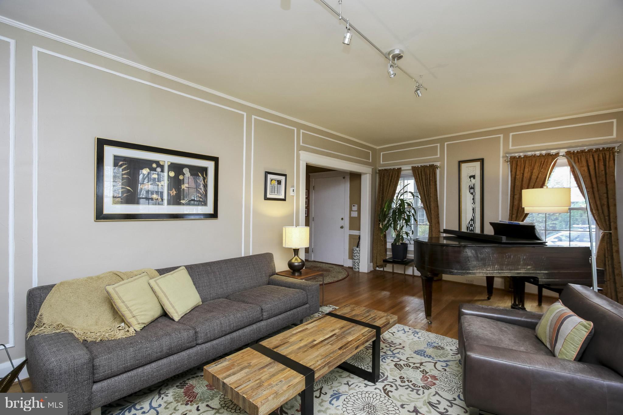 3535 Newland Road Baltimore, MD 21218 - Photo 5 of 30 Living Room