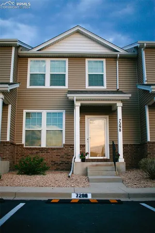 a view of a tennis court