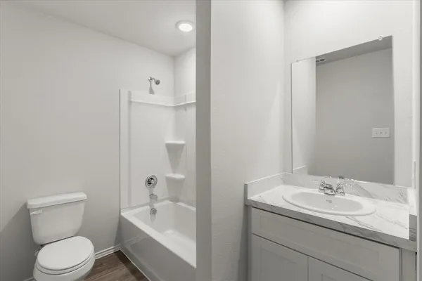 $1,800 | 293 Victory Drive, Mabank, TX 75147