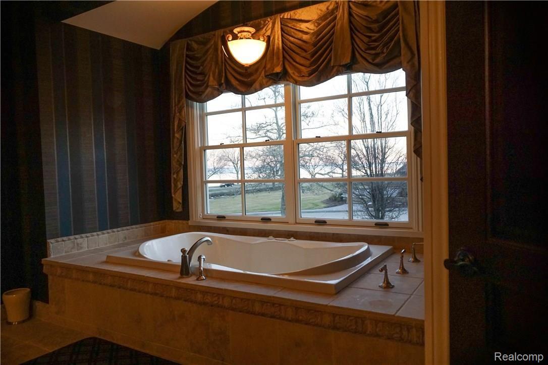 599 Lake Shore Road Grosse Pointe, MI 48236 - Photo 63 of 72 DSC03370.jpg