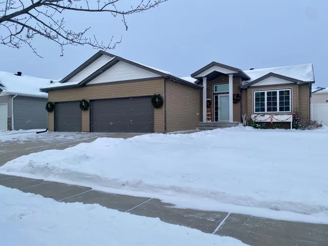 $495,000 | 3037 Claire Drive East, West Fargo, ND 58078