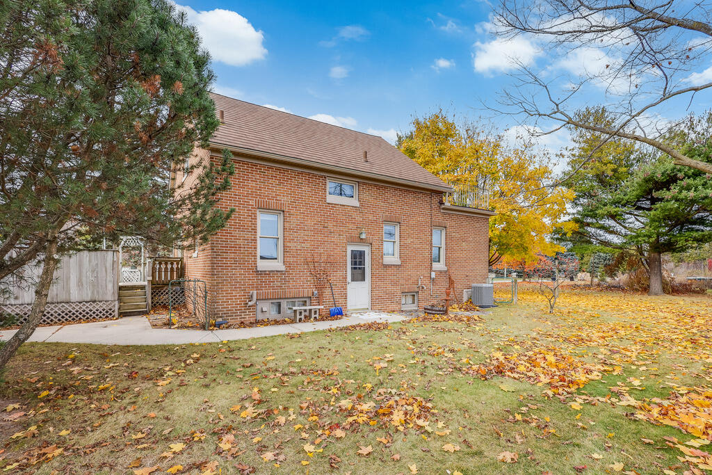 4729 Vista Road Manitowoc, WI 54220 - Photo 33 of 38 IMG_3620