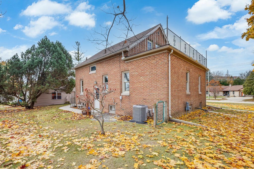 4729 Vista Road Manitowoc, WI 54220 - Photo 35 of 38 IMG_3610