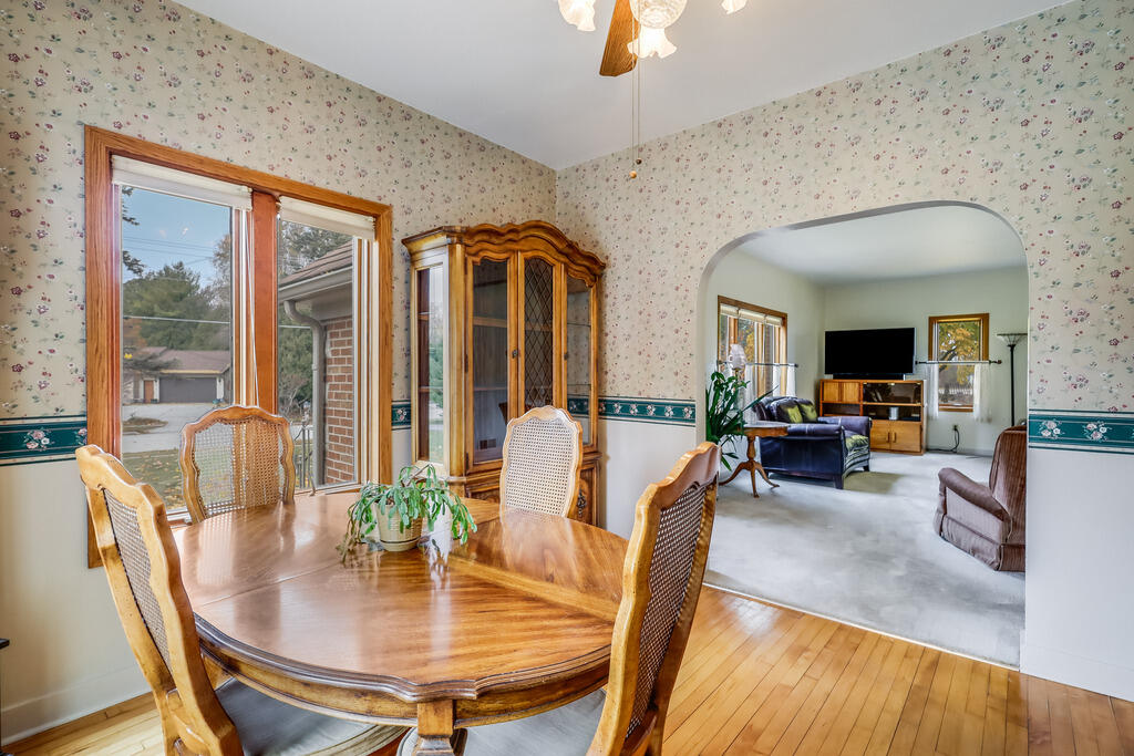 4729 Vista Road Manitowoc, WI 54220 - Photo 9 of 38 IMG_3325