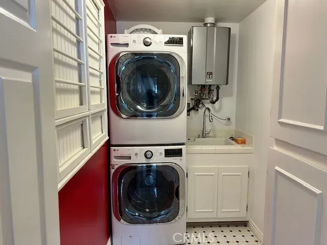 $6,000 | 300 Apolena Avenue, Newport Beach, CA 92662