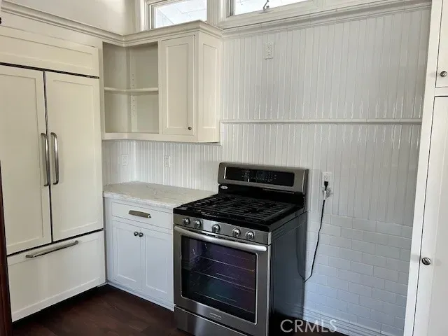 a view of livingroom with furniture and wooden floor