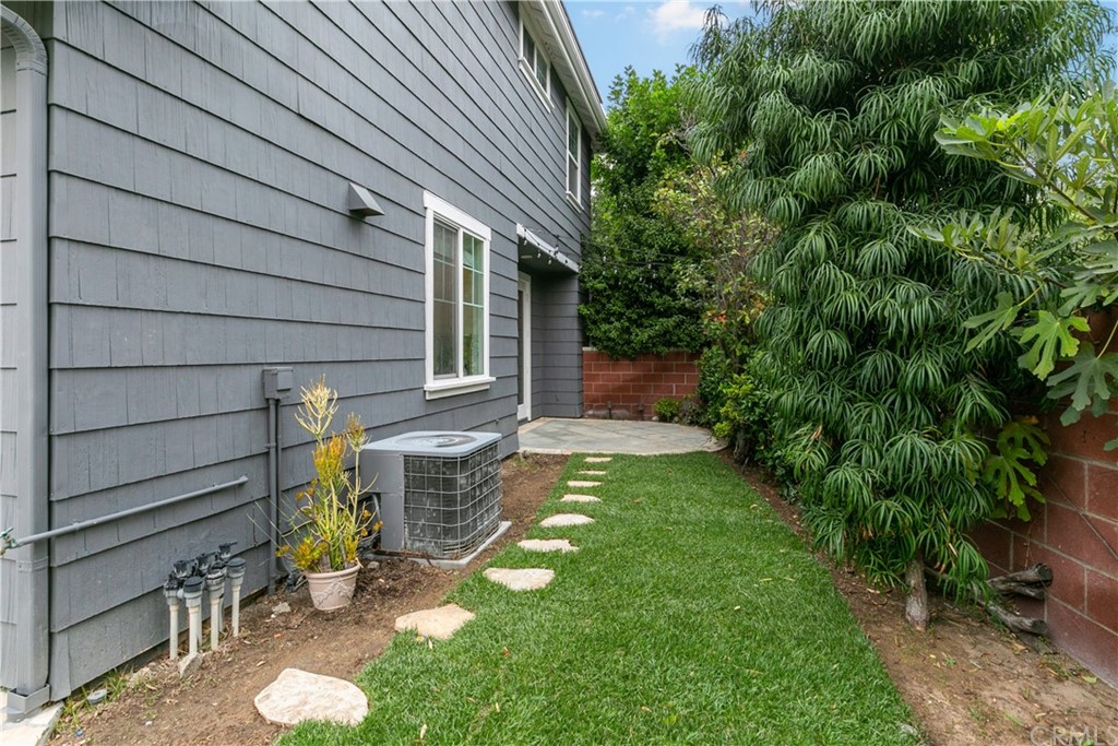 4 Bainbridge Avenue Ladera Ranch, CA 92694 - Photo 19 of 23 a backyard of a house with seating space