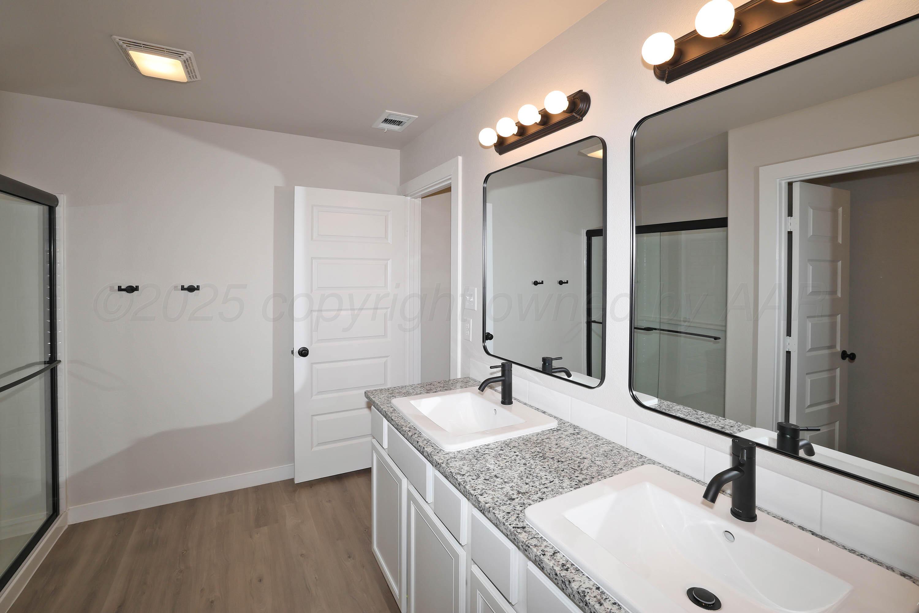 9704 Firewood Lane Amarillo, TX 79124 - Photo 15 of 32 15-Primary Bath