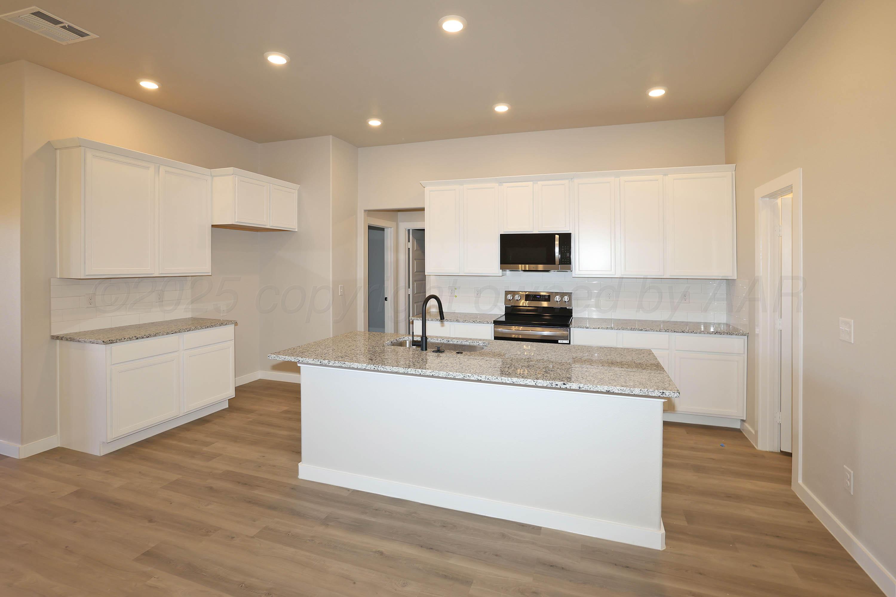 9704 Firewood Lane Amarillo, TX 79124 - Photo 7 of 32 7-Kitchen