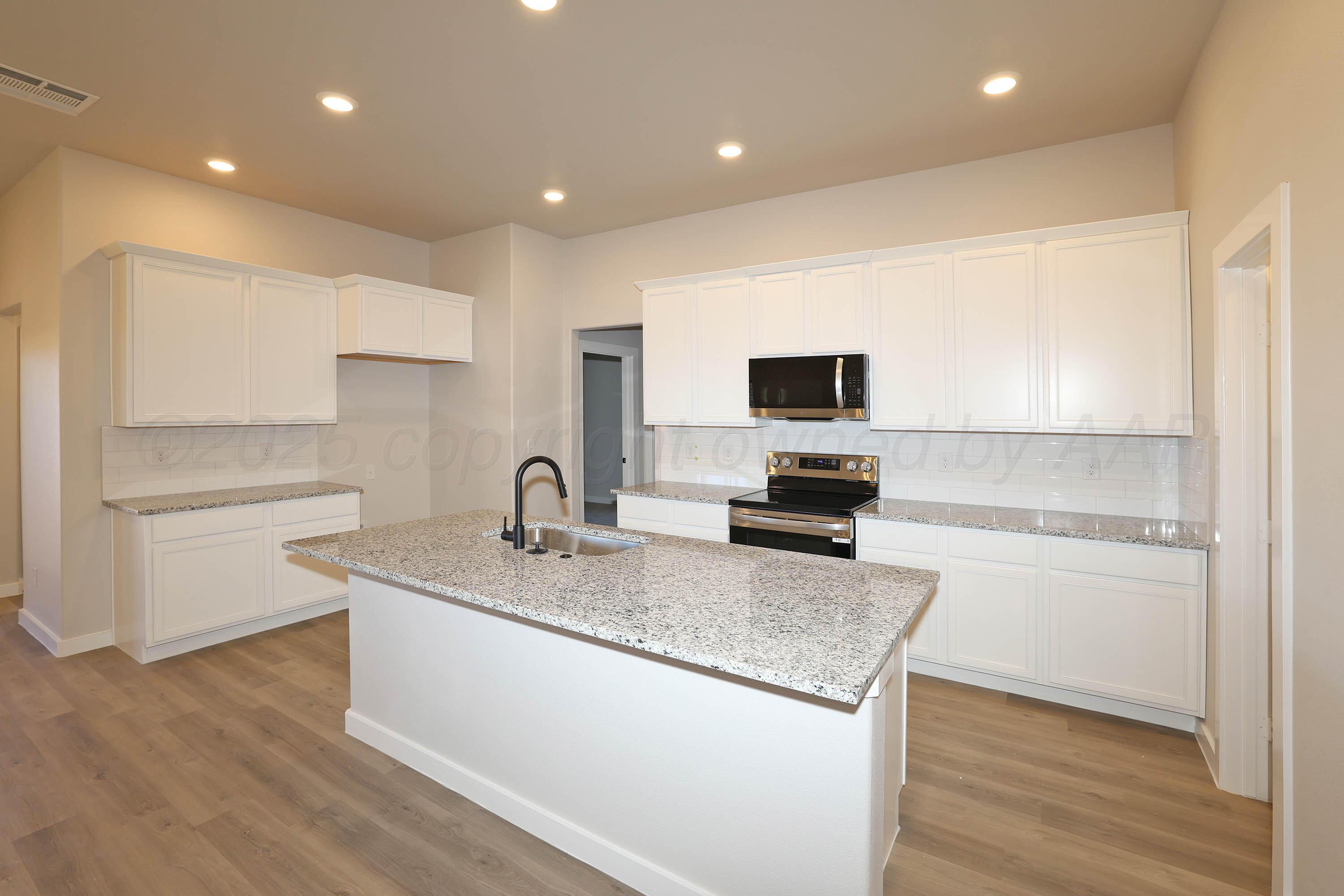 9704 Firewood Lane Amarillo, TX 79124 - Photo 8 of 32 8-Kitchen