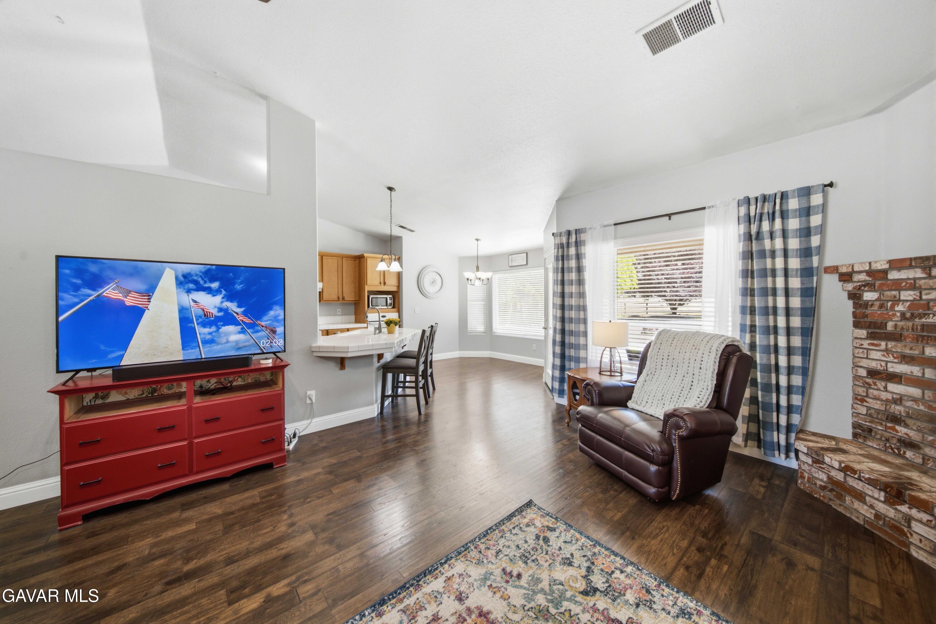 29960 Caddy Lane Tehachapi, CA 93561 - Photo 7 of 37 29960 Caddy Ln-7