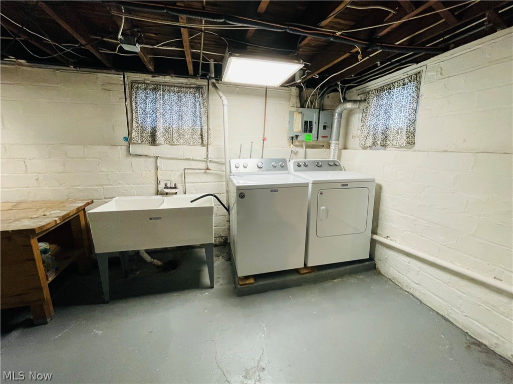 4395 Elmwood Road Cleveland, OH 44121 - Photo 24 of 26