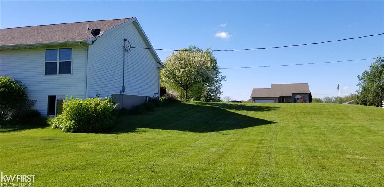2807 West Winegar Road Perry, MI 48872 - Photo 3 of 67 31382032-2.JPG
