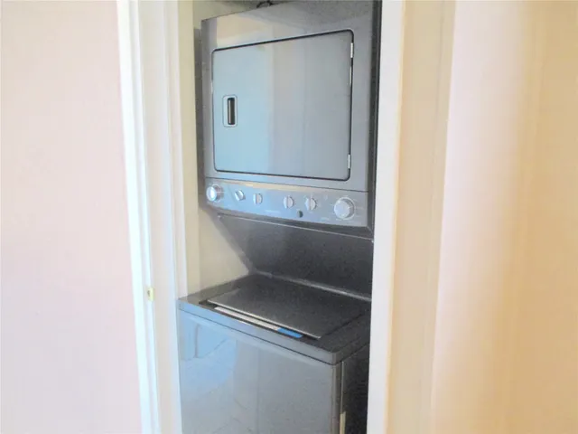 $1,350 | 10122 Shadow Wood Drive, Unit 16, Houston, TX 77043