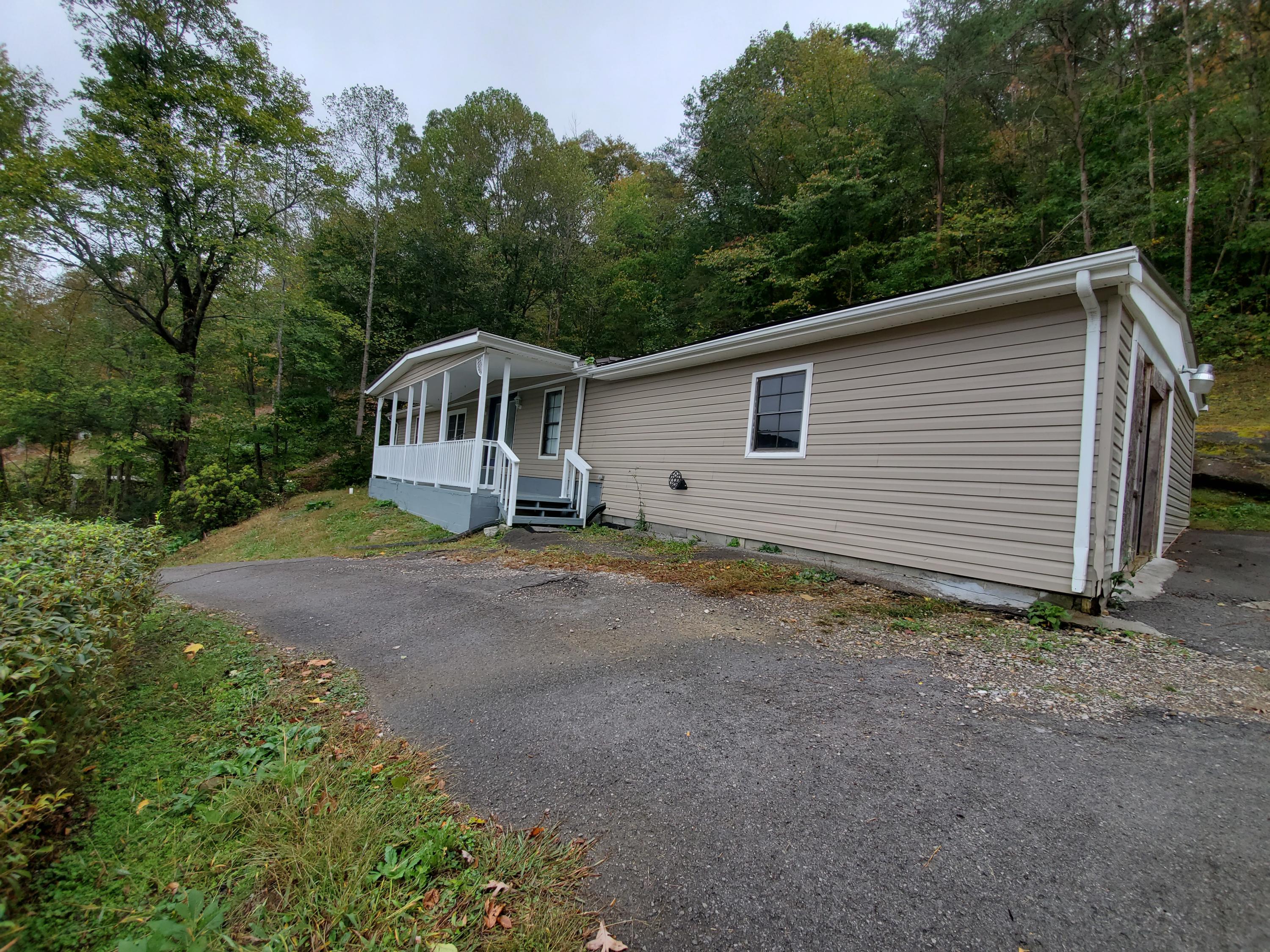56 Access Road Pineville, KY 40977 - Photo 4 of 13 20191012_121114